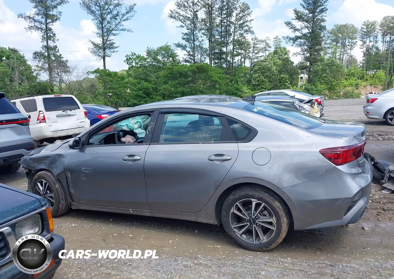 2024 Kia Forte Lxs VIN:3KPF24AD2RE835891 - 13