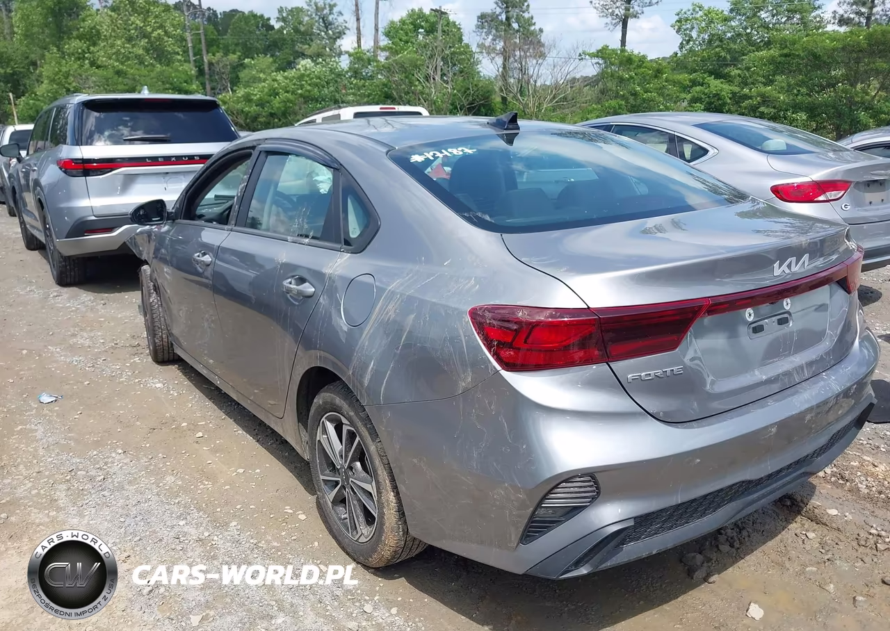 2024 Kia Forte Lxs VIN:3KPF24AD2RE835891 - 3