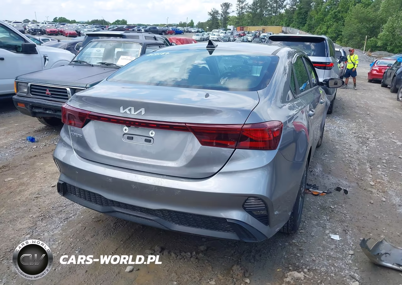 2024 Kia Forte Lxs VIN:3KPF24AD2RE835891 - 4