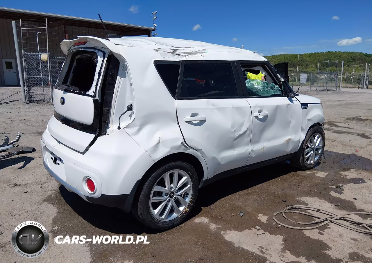 2017 Kia Soul + VIN:KNDJP3A51H7468124 - 4