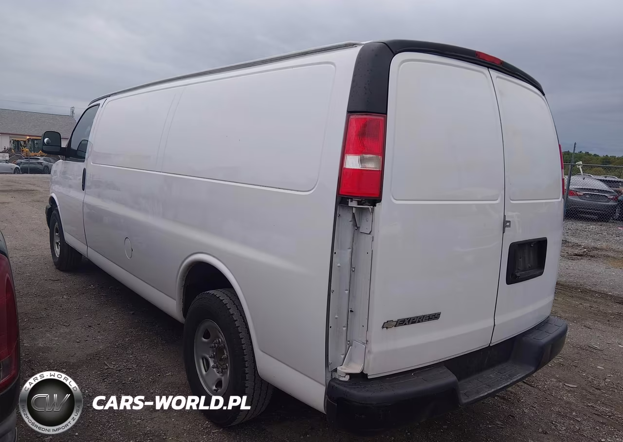 2018 Chevrolet Express 2500 Work Van VIN:1GCWGBFP8J1192141 - 3
