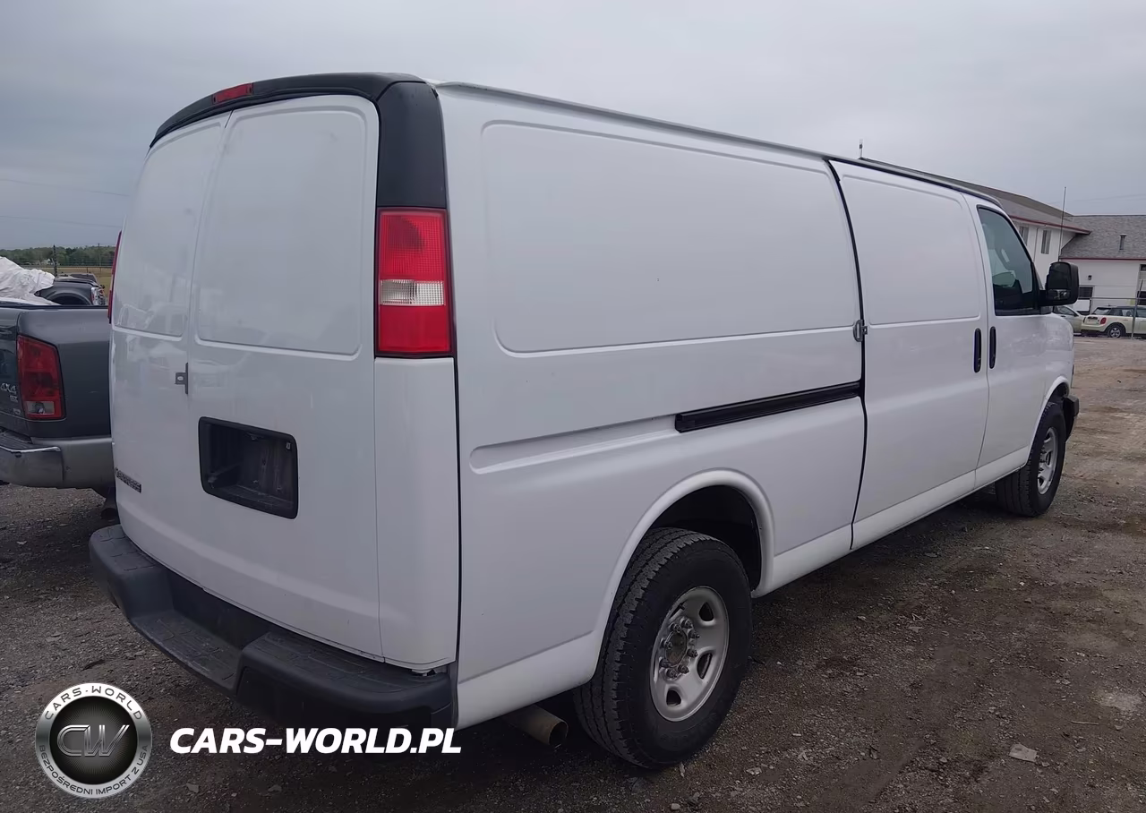 2018 Chevrolet Express 2500 Work Van VIN:1GCWGBFP8J1192141 - 4