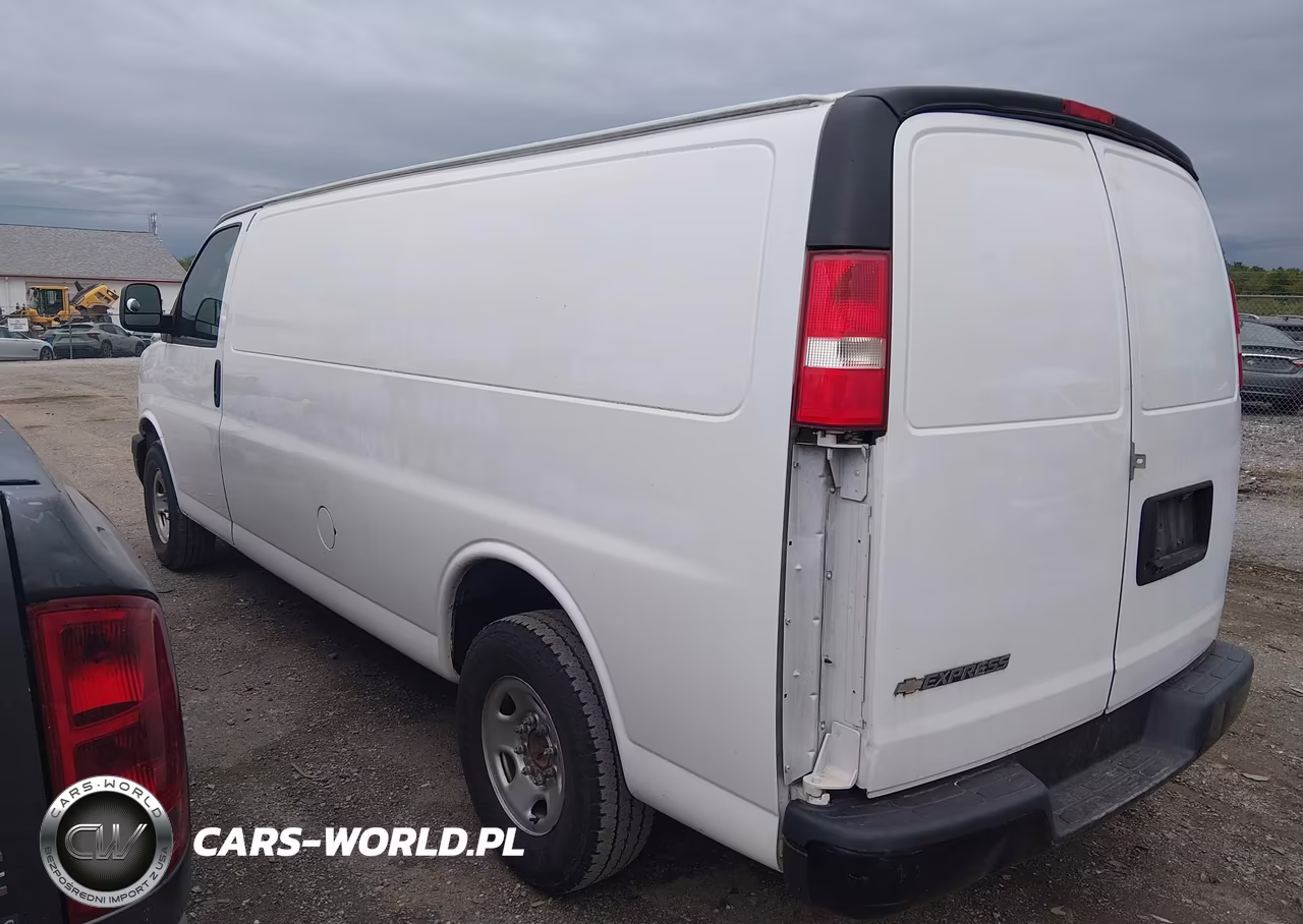 2018 Chevrolet Express 2500 Work Van VIN:1GCWGBFP8J1192141 - 6