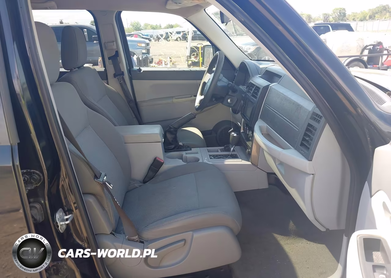 2008 Jeep Liberty Sport VIN:1J8GN28K58W107760 - 5