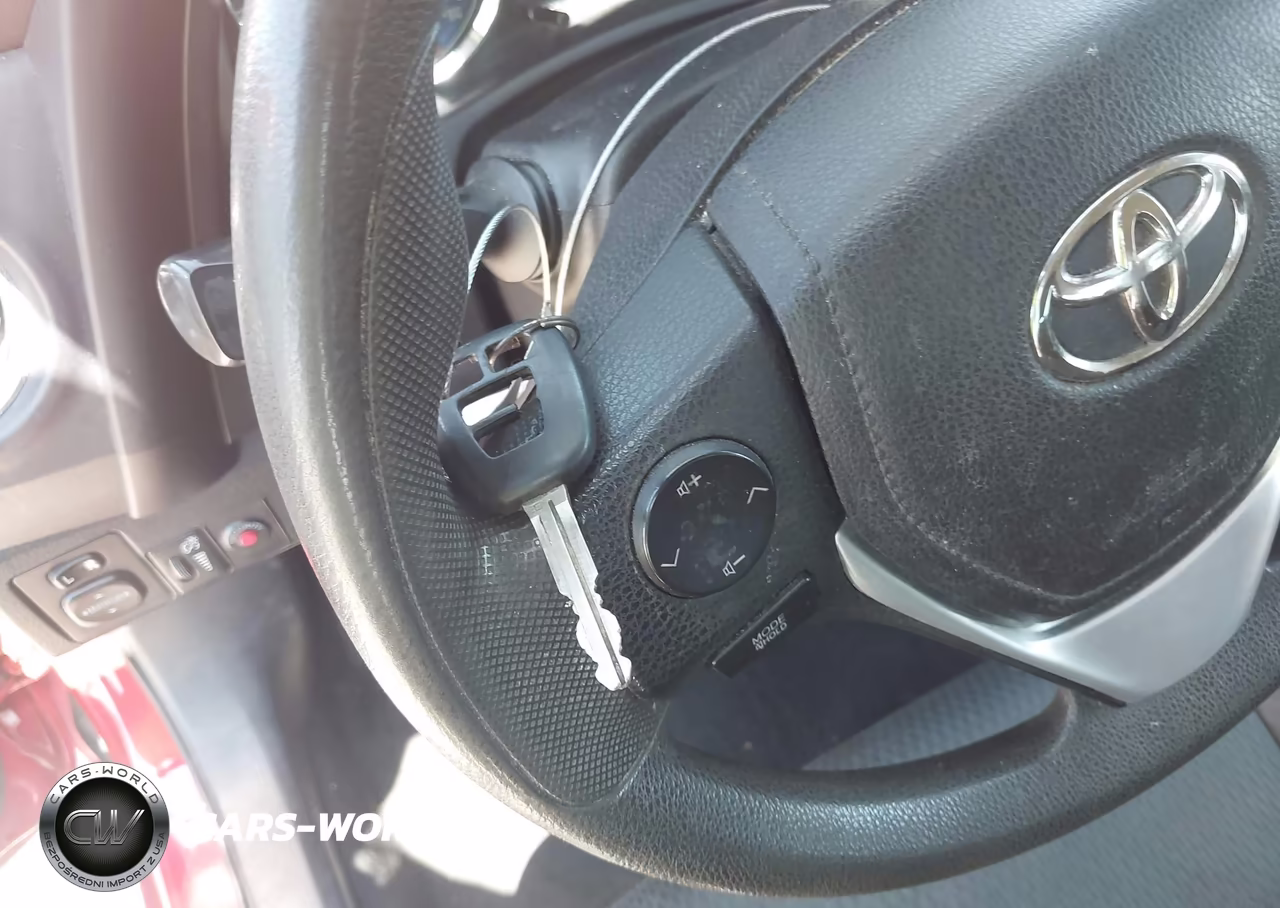 2018 Toyota Corolla Le VIN:5YFBURHEXJP824838 - 11