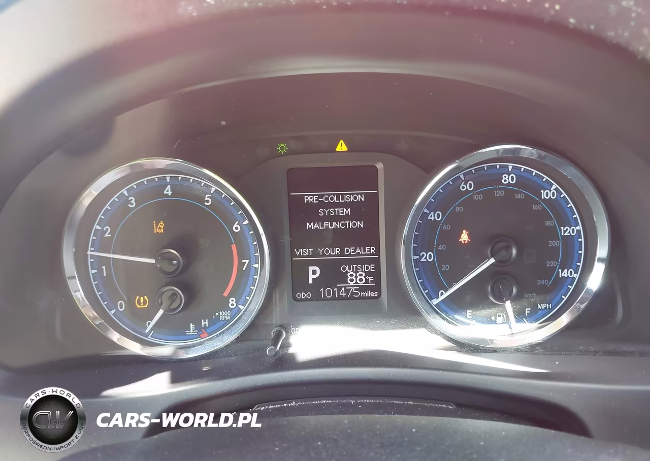 2018 Toyota Corolla Le VIN:5YFBURHEXJP824838 - 15