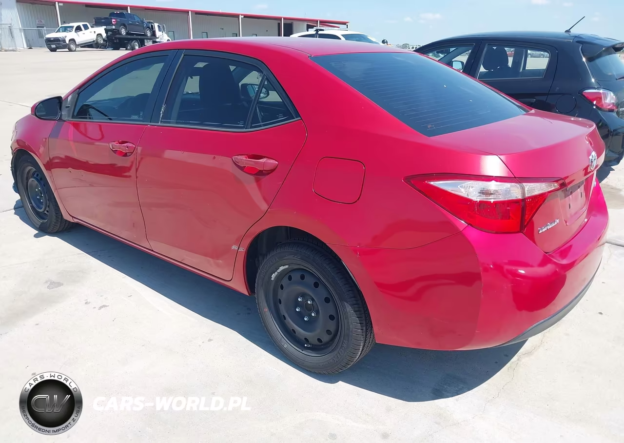 2018 Toyota Corolla Le VIN:5YFBURHEXJP824838 - 3