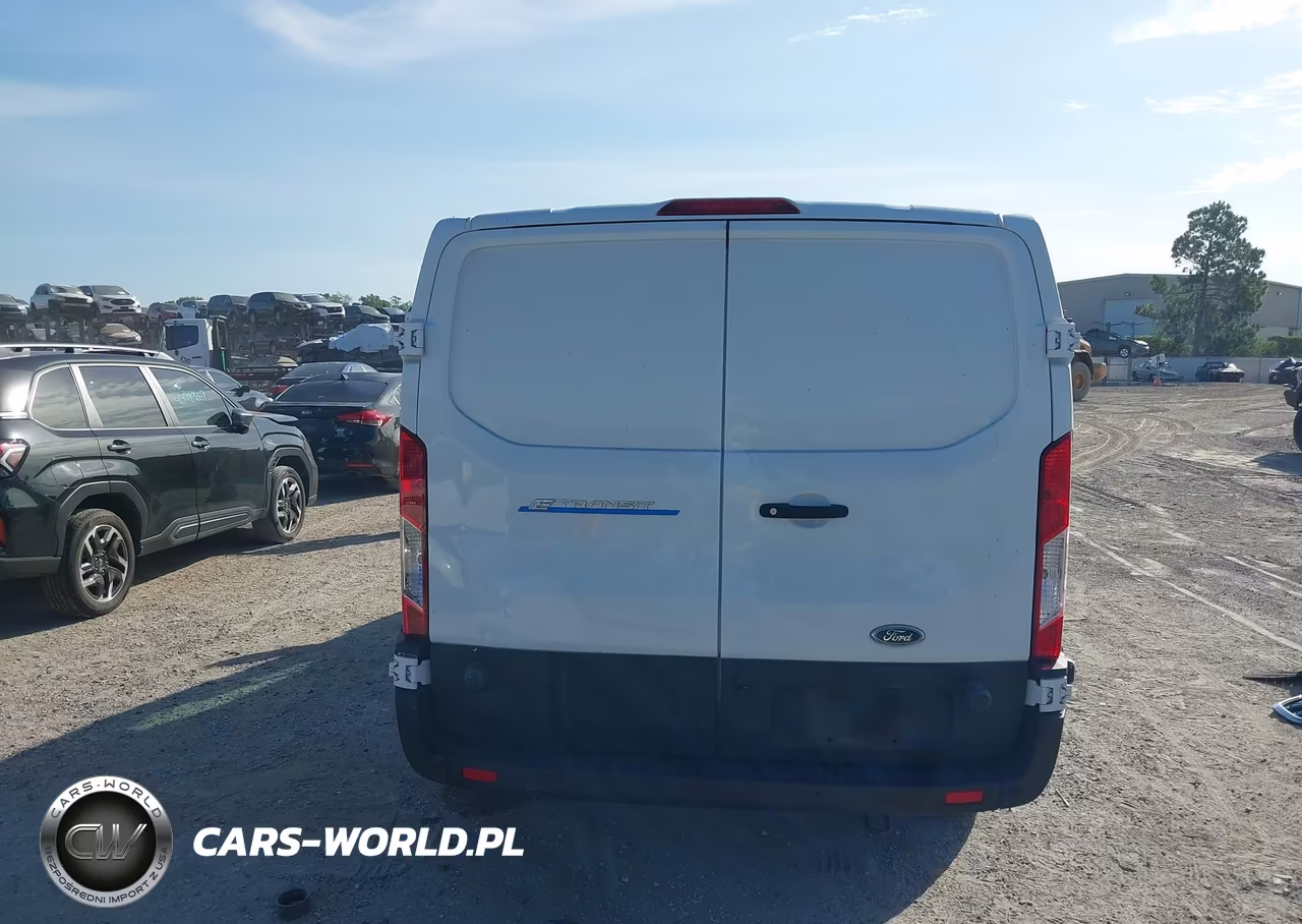 2022 Ford E-Transit-350 VIN:1FTBW1YK1NKA80357 - 17