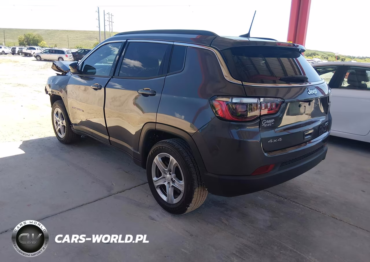2023 Jeep Compass Latitude 4X4 VIN:3C4NJDBN2PT570713 - 3