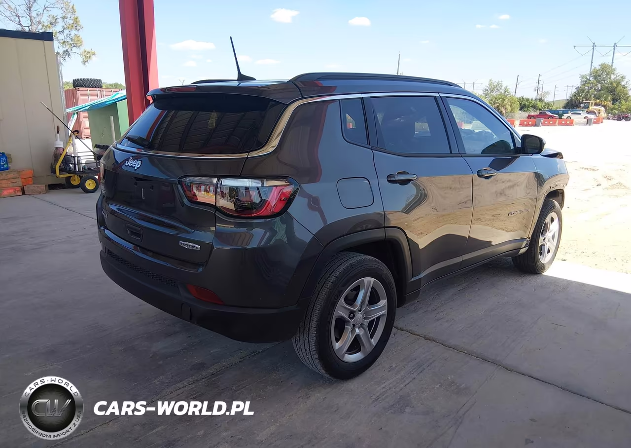 2023 Jeep Compass Latitude 4X4 VIN:3C4NJDBN2PT570713 - 4