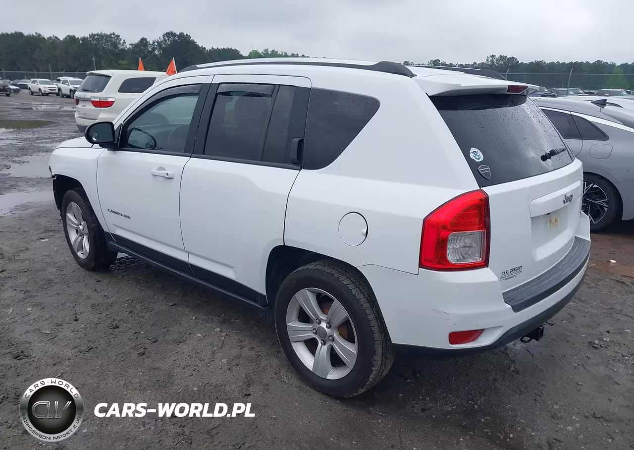 2012 Jeep Compass Latitude VIN:1C4NJCEA6CD686452 - 3