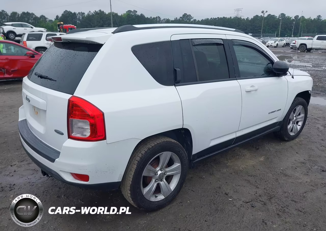 2012 Jeep Compass Latitude VIN:1C4NJCEA6CD686452 - 4