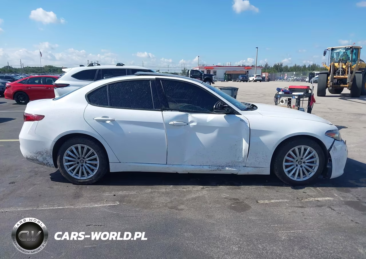 2023 Alfa Romeo Giulia Sprint Rwd VIN:ZARFAMAN4P7671011 - 13