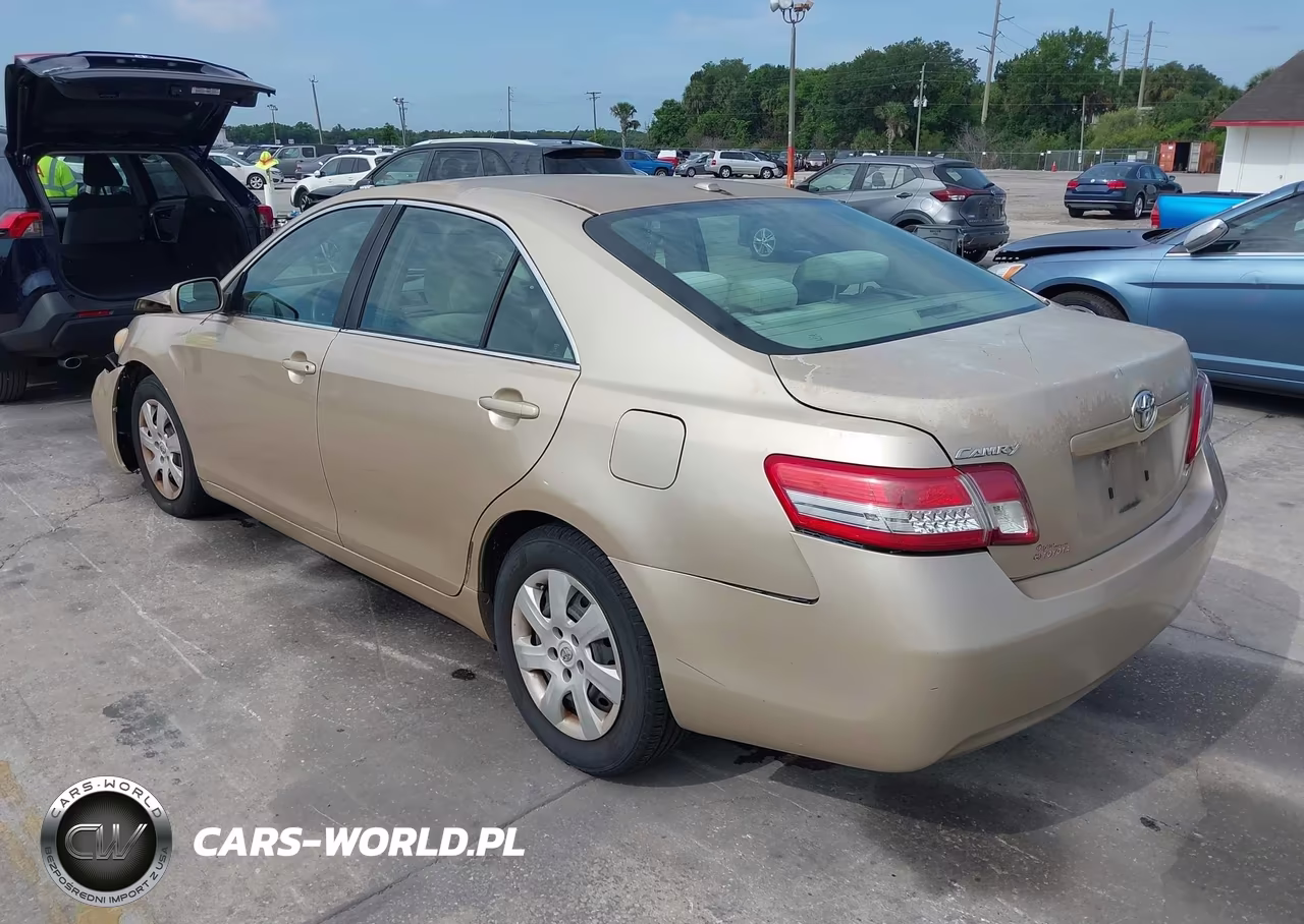 2010 Toyota Camry Le VIN:4T1BF3EK8AU571132 - 3