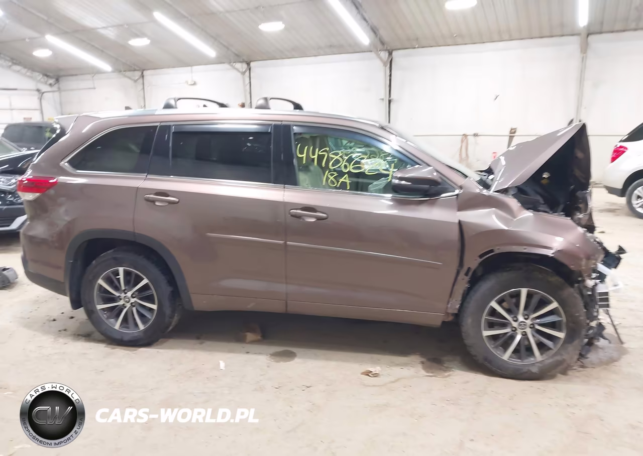 2018 Toyota Highlander Xle VIN:5TDJZRFH2JS840372 - 13