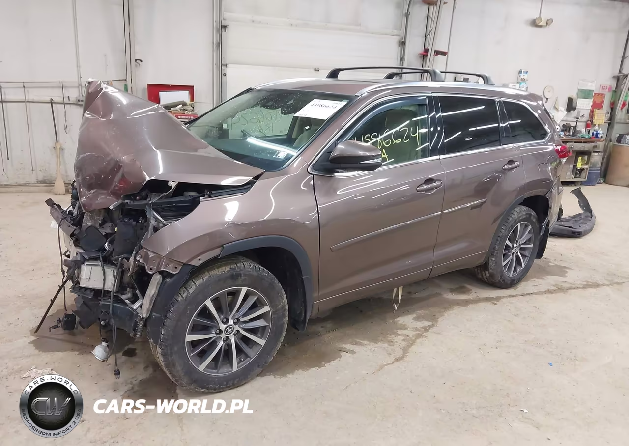 2018 Toyota Highlander Xle VIN:5TDJZRFH2JS840372 - 2