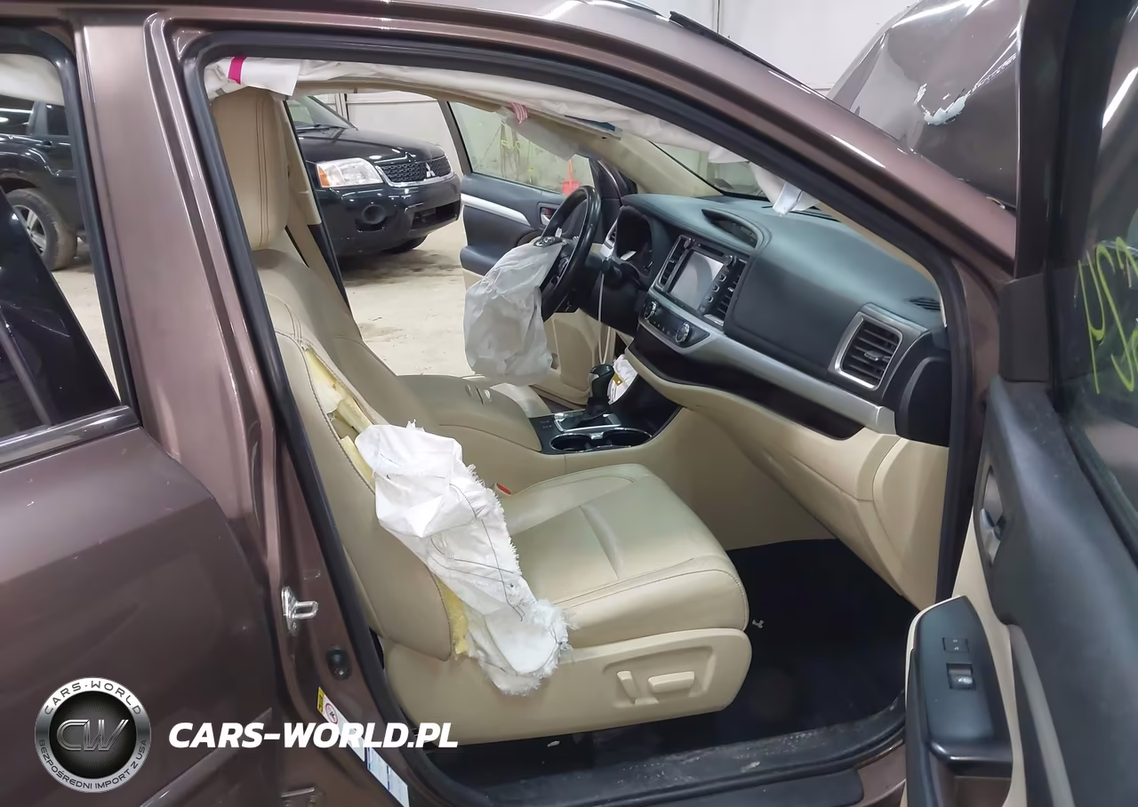 2018 Toyota Highlander Xle VIN:5TDJZRFH2JS840372 - 5