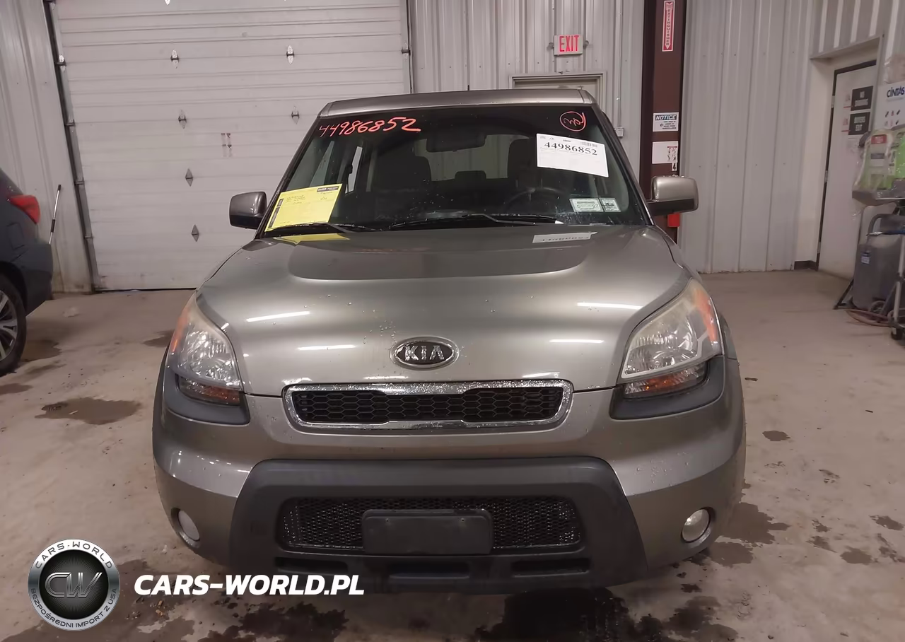2011 Kia Soul + VIN:KNDJT2A2XB7226936 - 12