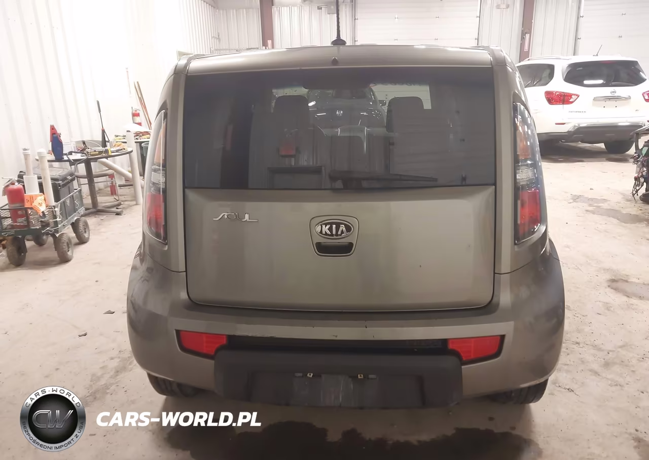 2011 Kia Soul + VIN:KNDJT2A2XB7226936 - 16