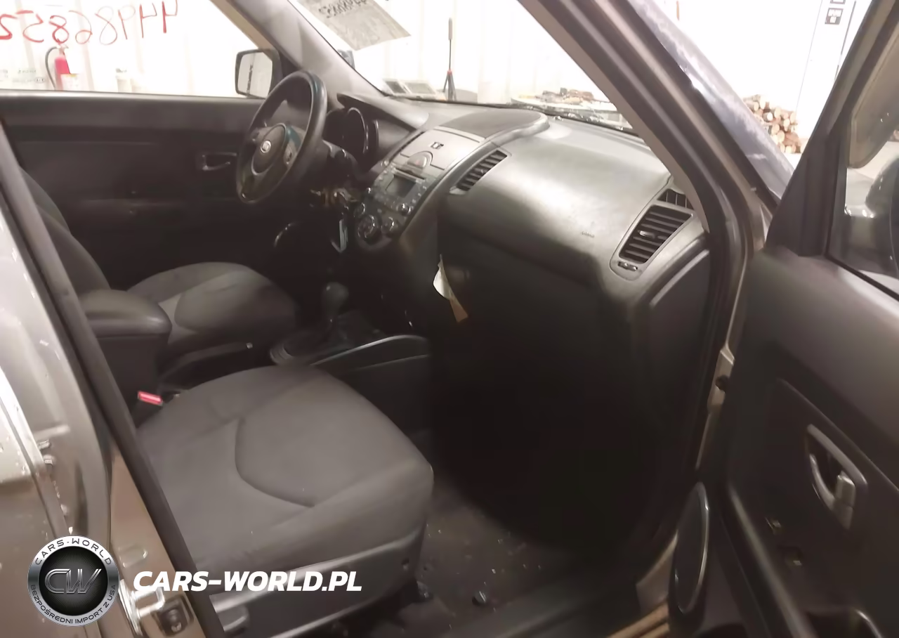 2011 Kia Soul + VIN:KNDJT2A2XB7226936 - 5