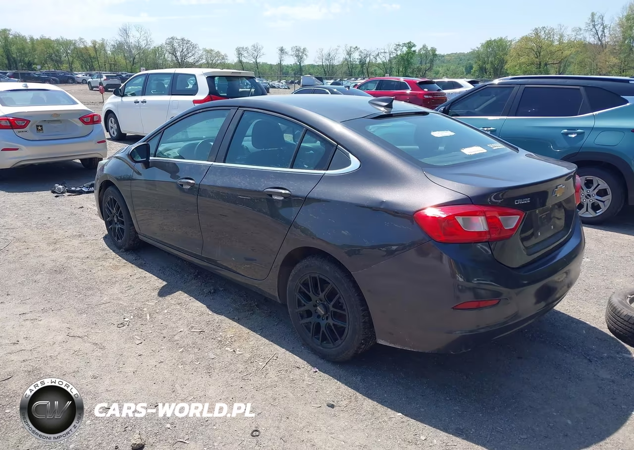 2017 Chevrolet Cruze Lt Auto VIN:1G1BE5SM3H7104145 - 3