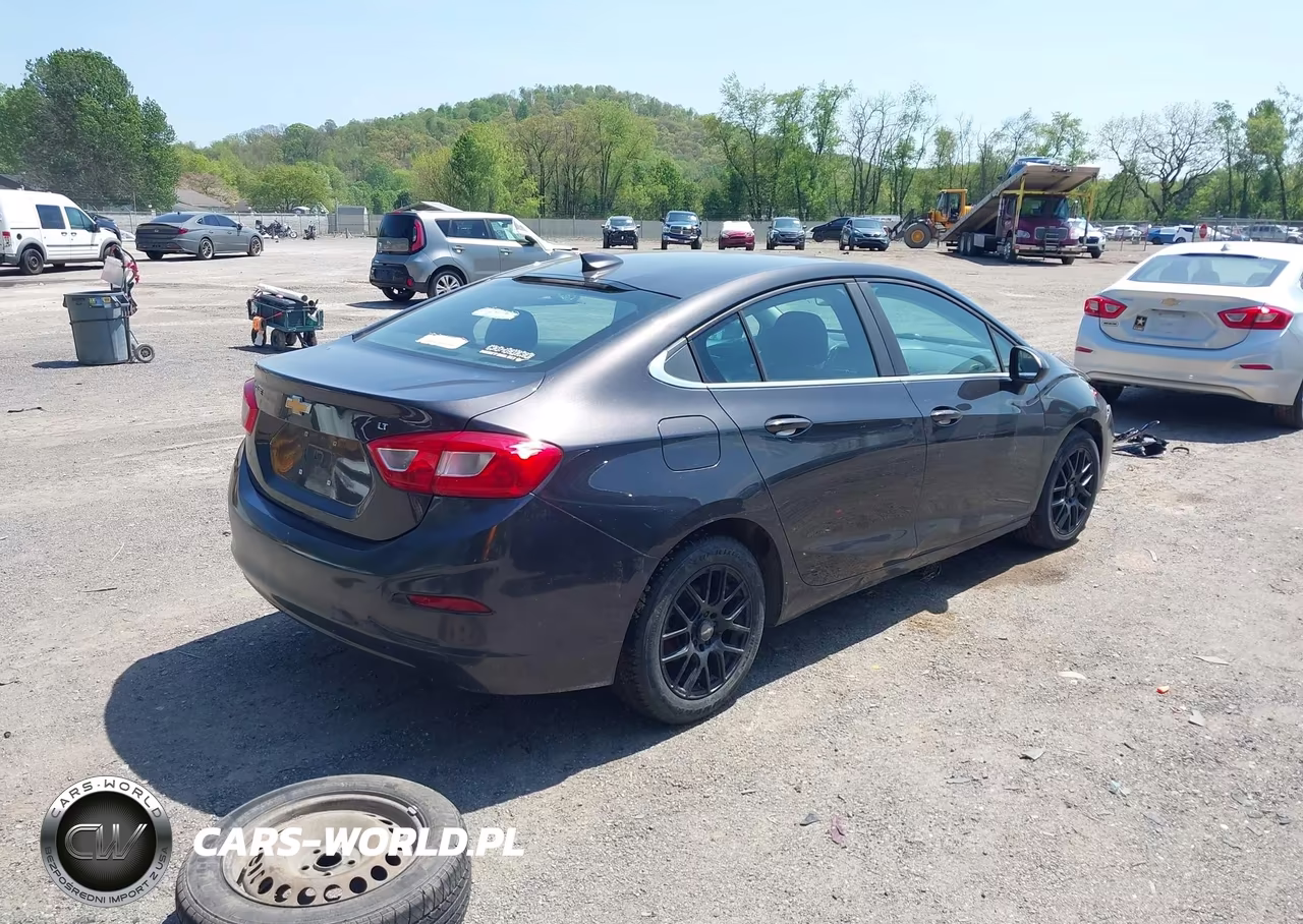 2017 Chevrolet Cruze Lt Auto VIN:1G1BE5SM3H7104145 - 4