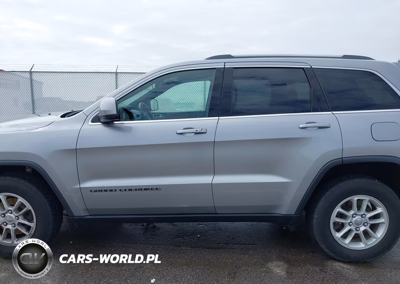 2018 Jeep Grand Cherokee Laredo E 4X4 VIN:1C4RJFAG5JC178893 - 15