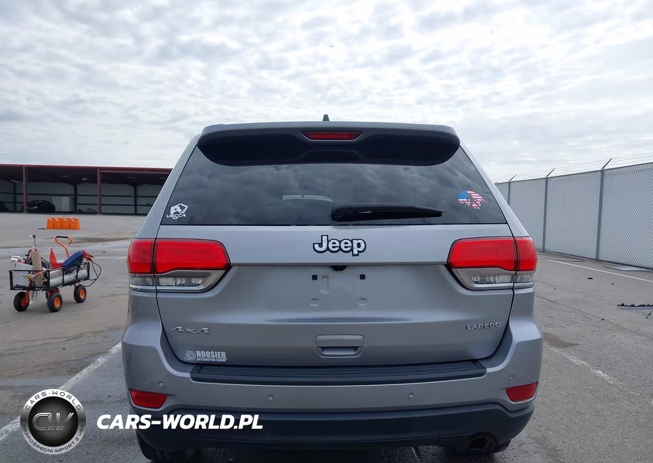 2018 Jeep Grand Cherokee Laredo E 4X4 VIN:1C4RJFAG5JC178893 - 17