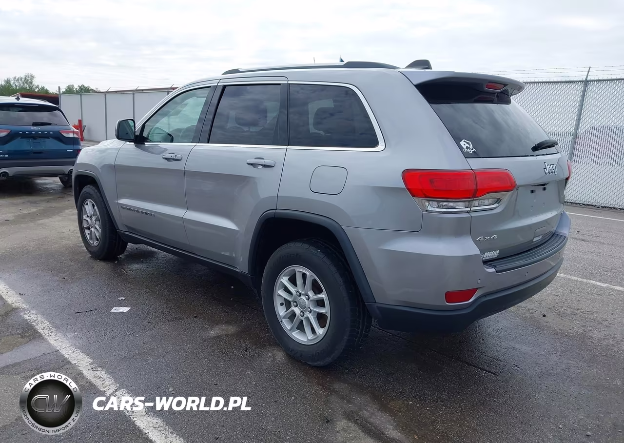 2018 Jeep Grand Cherokee Laredo E 4X4 VIN:1C4RJFAG5JC178893 - 3