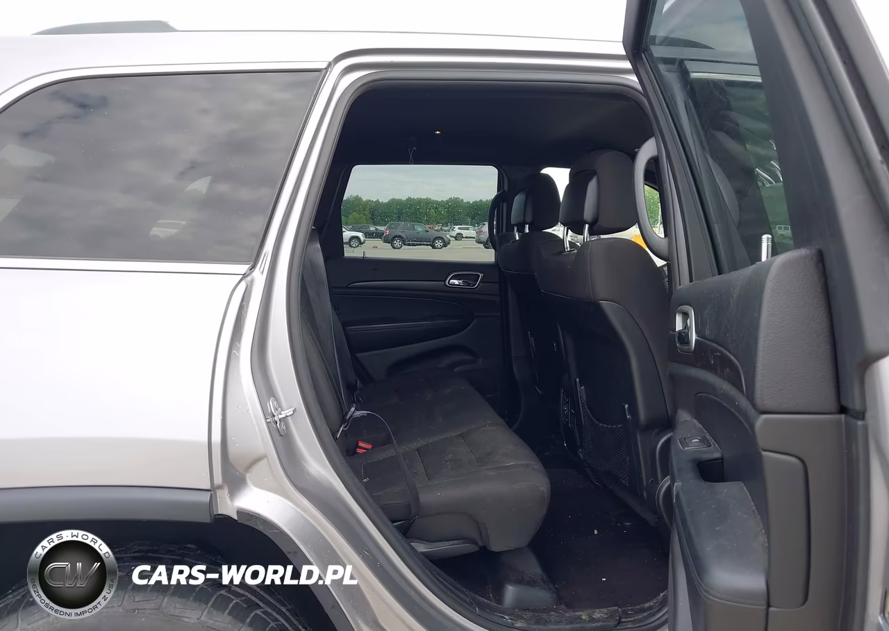 2018 Jeep Grand Cherokee Laredo E 4X4 VIN:1C4RJFAG5JC178893 - 8