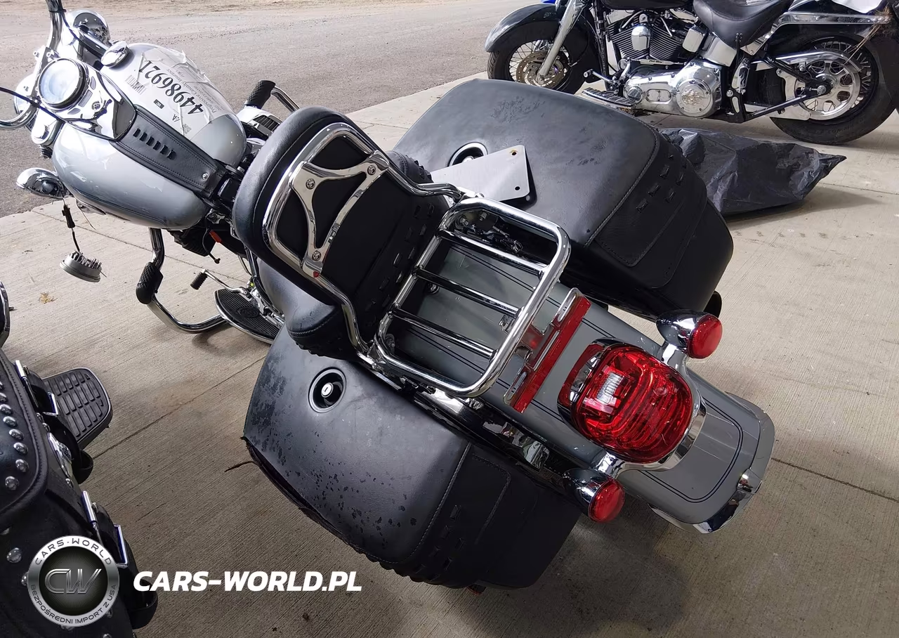 2023 Harley-Davidson Flhcs VIN:1HD1YBK10PB049355 - 3