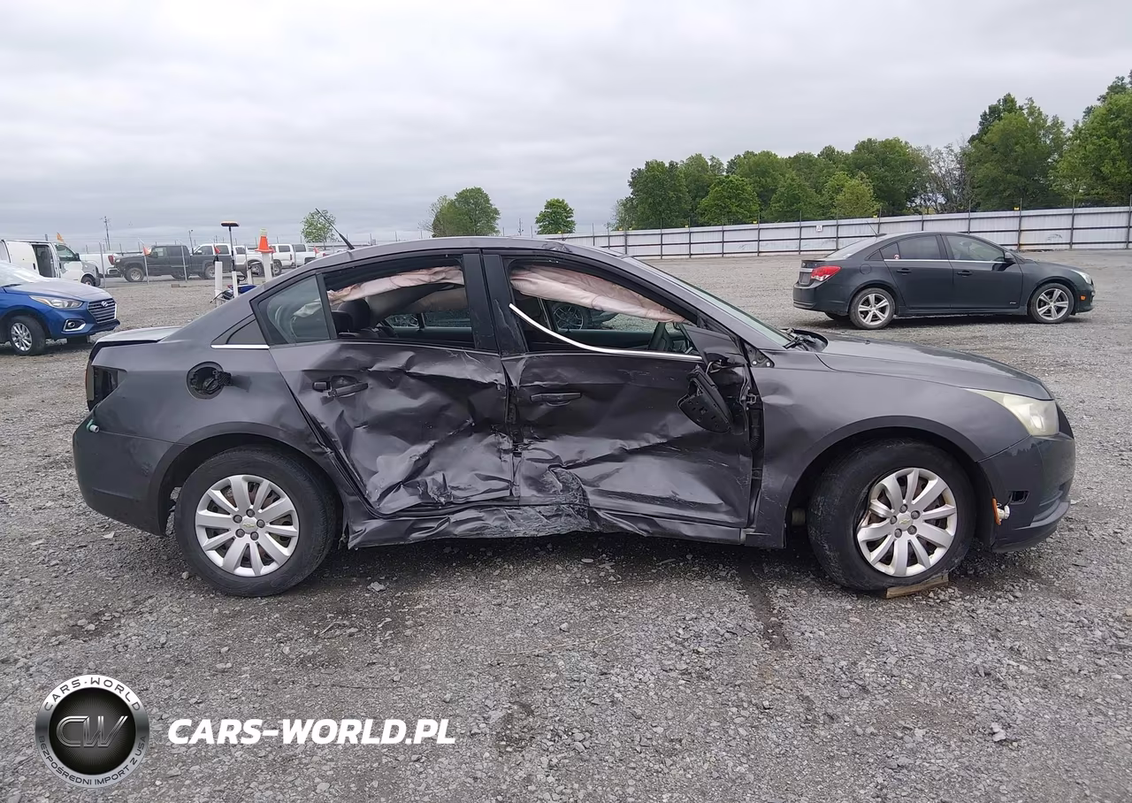 2011 Chevrolet Cruze Ls VIN:1G1PC5SH0B7105582 - 14