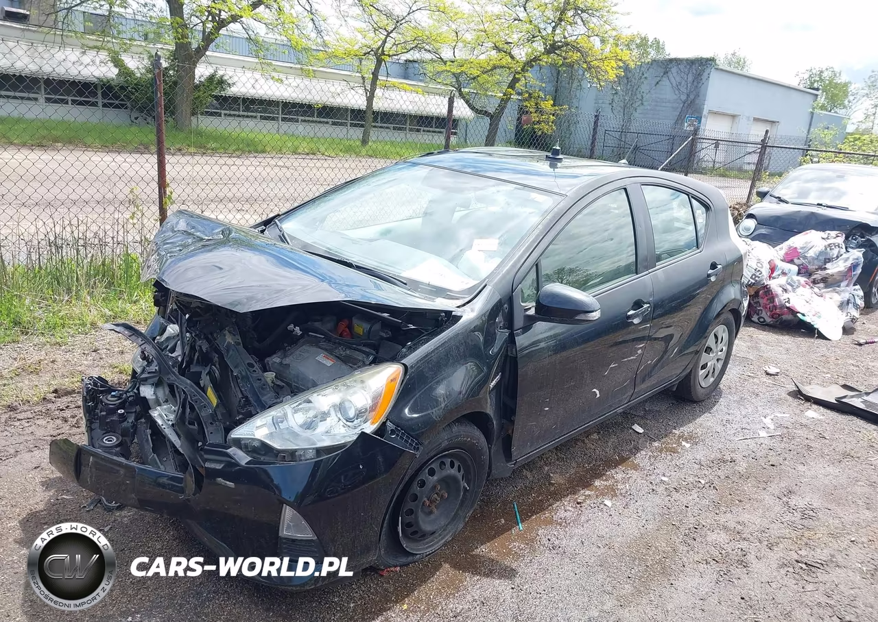 2014 Toyota Prius C Two VIN:JTDKDTB33E1565091 - 2