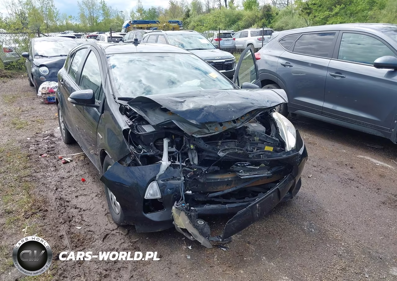 2014 Toyota Prius C Two VIN:JTDKDTB33E1565091 - 6