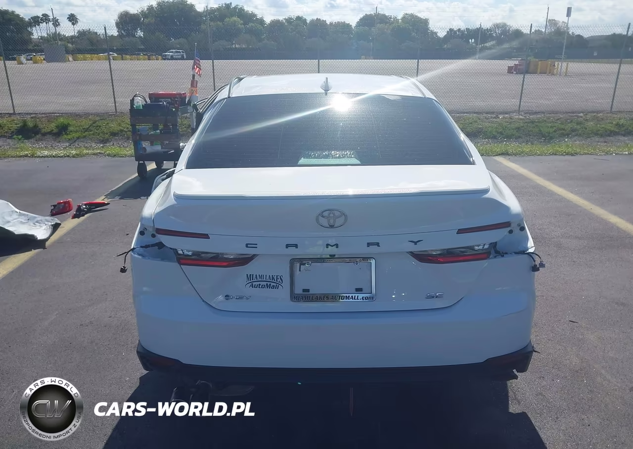 2026 Toyota Camry Se VIN:4T1DAACK0TU653406 - 17