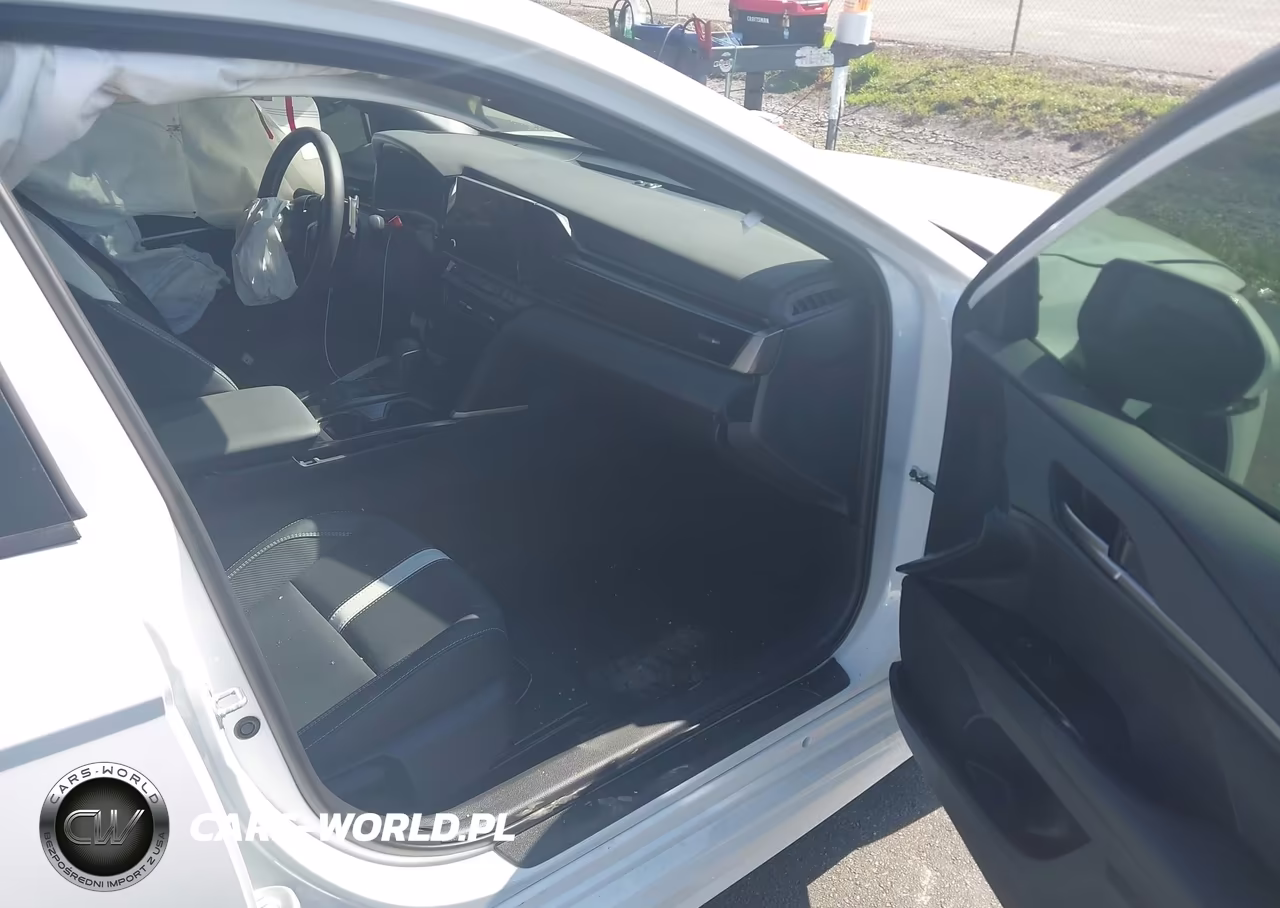 2026 Toyota Camry Se VIN:4T1DAACK0TU653406 - 5