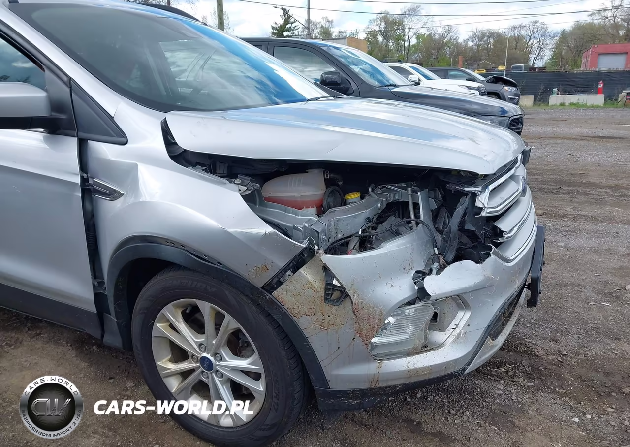 2018 Ford Escape Se VIN:1FMCU9GD3JUC95535 - 17