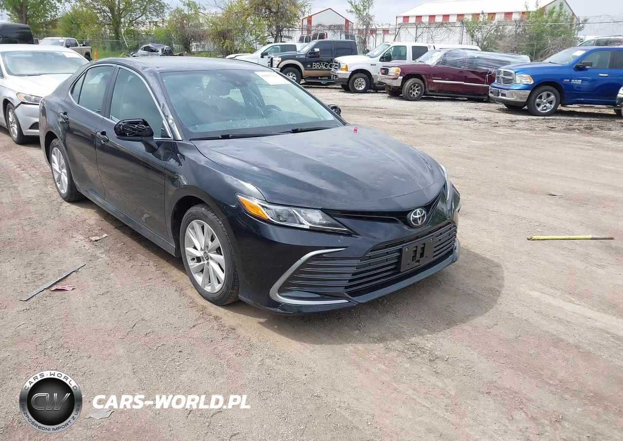 2021 Toyota Camry Le Awd