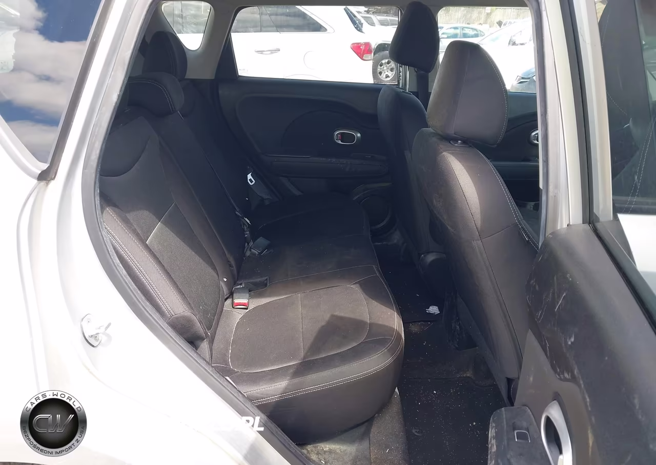 2018 Kia Soul VIN:KNDJN2A20J7614993 - 8