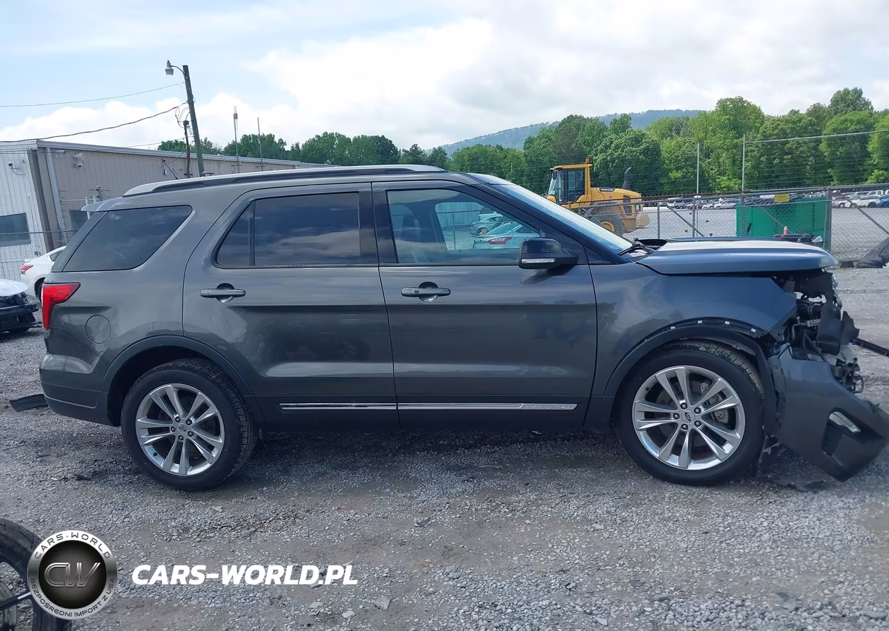 2018 Ford Explorer Xlt VIN:1FM5K7D81JGA39886 - 14