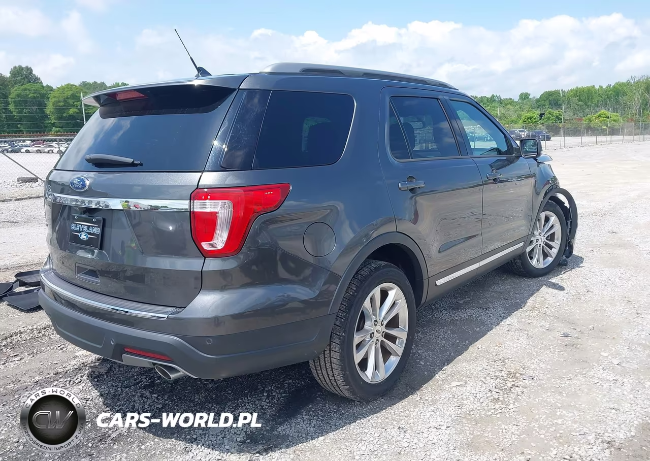 2018 Ford Explorer Xlt VIN:1FM5K7D81JGA39886 - 4