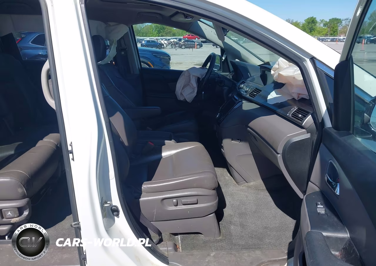 2015 Honda Odyssey Touring-Touring Elite VIN:5FNRL5H94FB035813 - 5