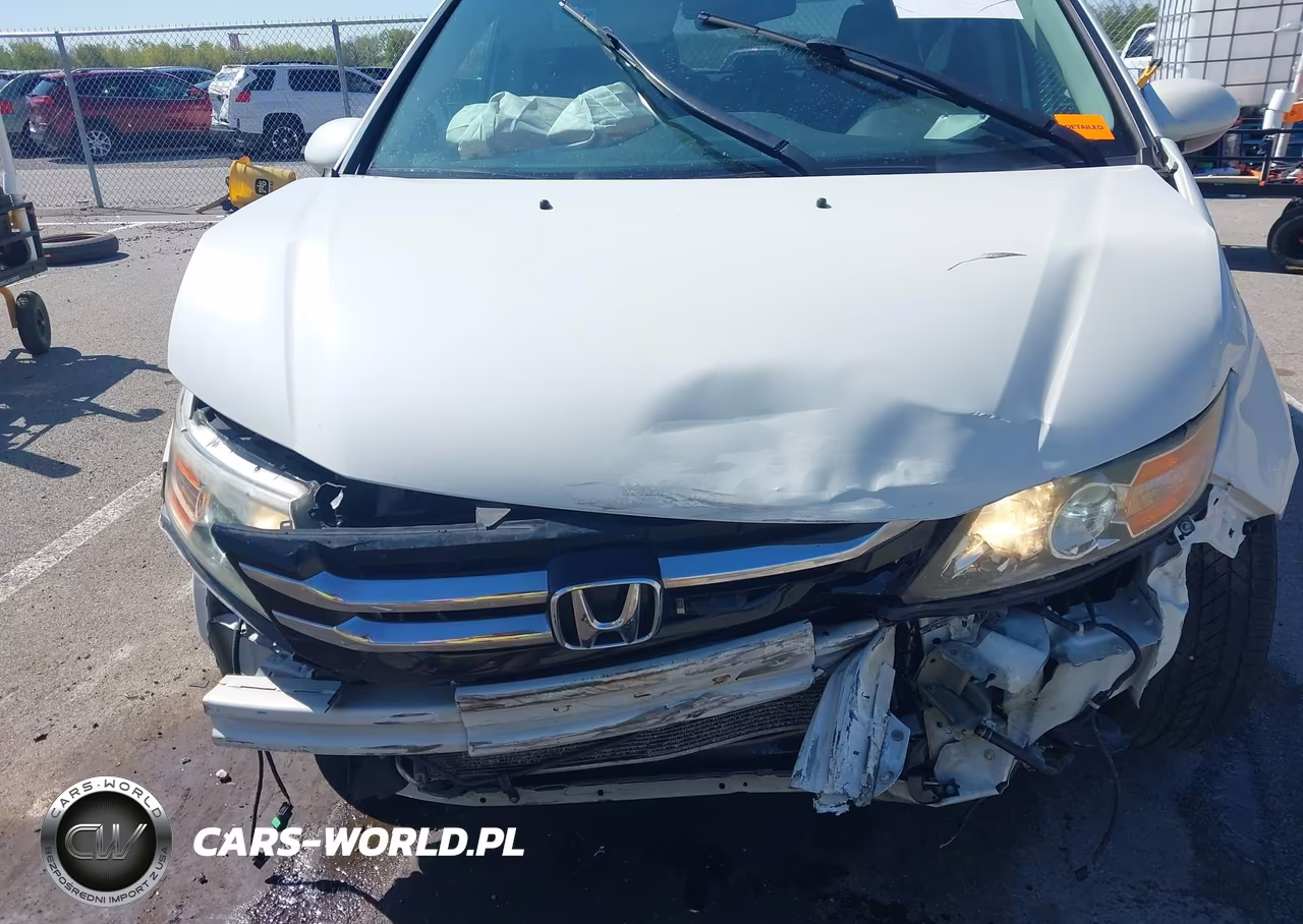 2015 Honda Odyssey Touring-Touring Elite VIN:5FNRL5H94FB035813 - 6