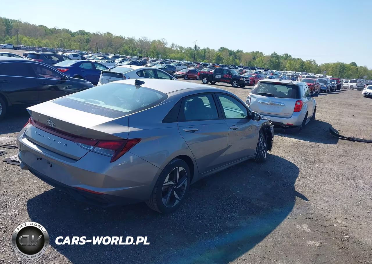 2023 Hyundai Elantra Sel VIN:KMHLS4AG5PU602806 - 4