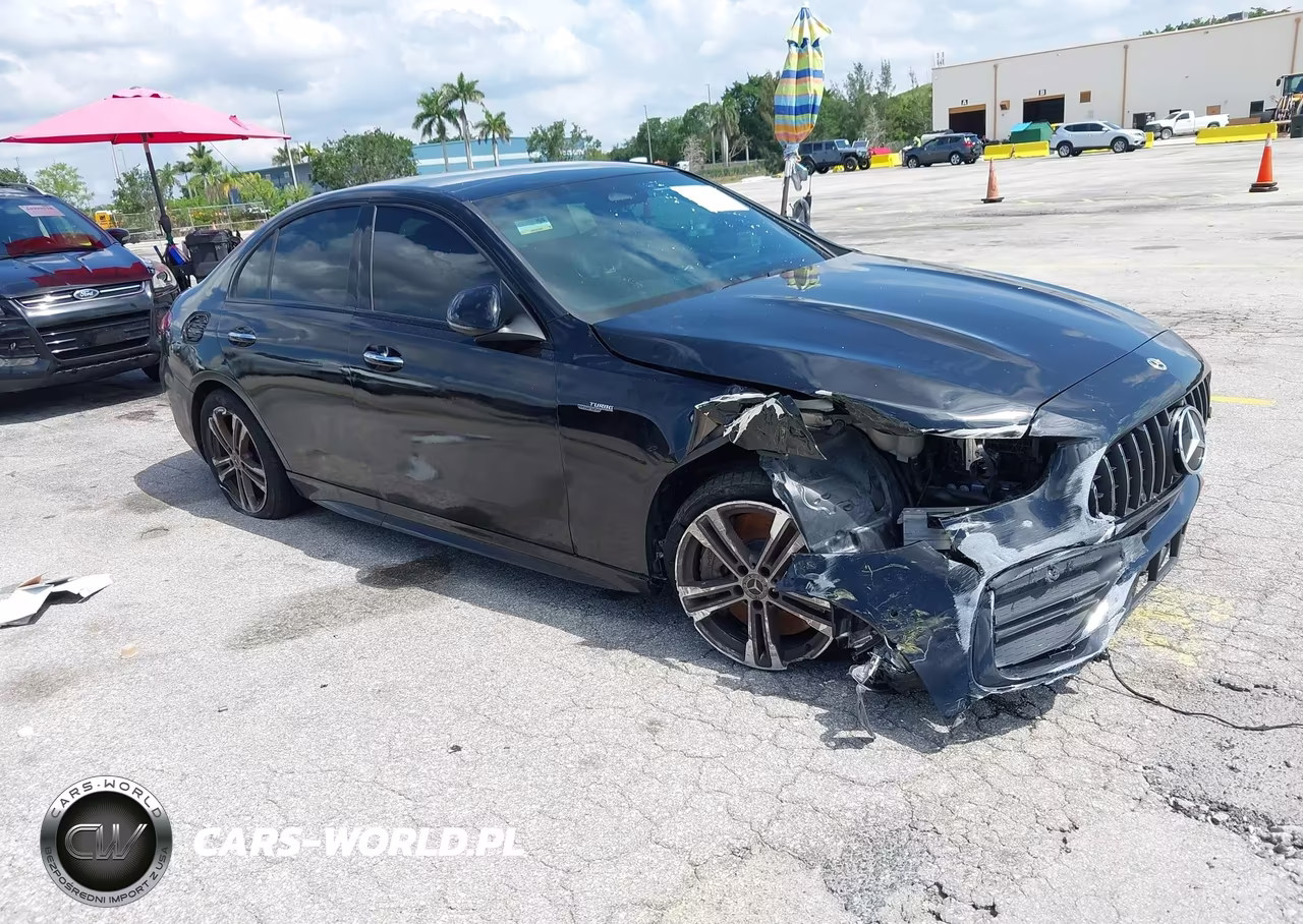 2023 Mercedes-Benz Amg C 43 4Matic – zdjęcie 1 z 21
