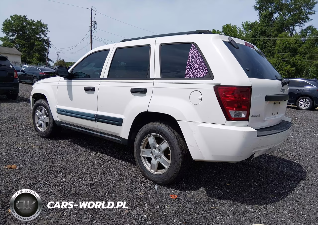 2005 Jeep Grand Cherokee Laredo VIN:1J4GR48K95C632139 - 3
