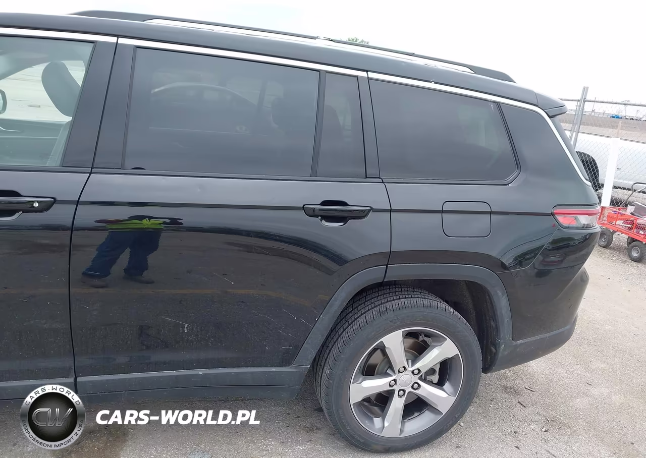 2021 Jeep Grand Cherokee L Limited 4X4 VIN:1C4RJKBGXM8128196 - 18