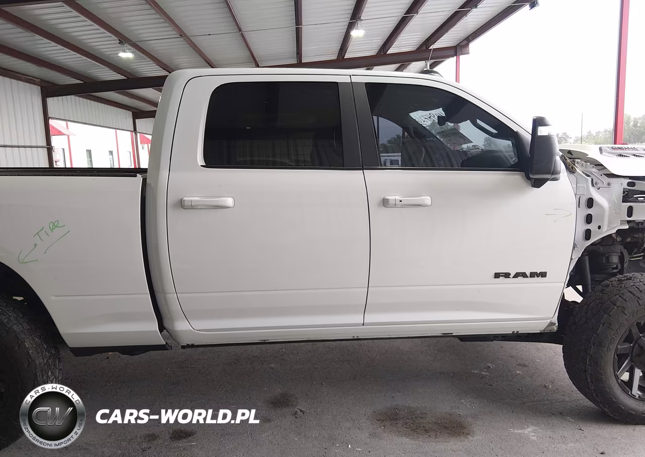 2023 Ram 2500 Laramie 4X4 6'4 Box VIN:3C6UR5FL5PG613900 - 14