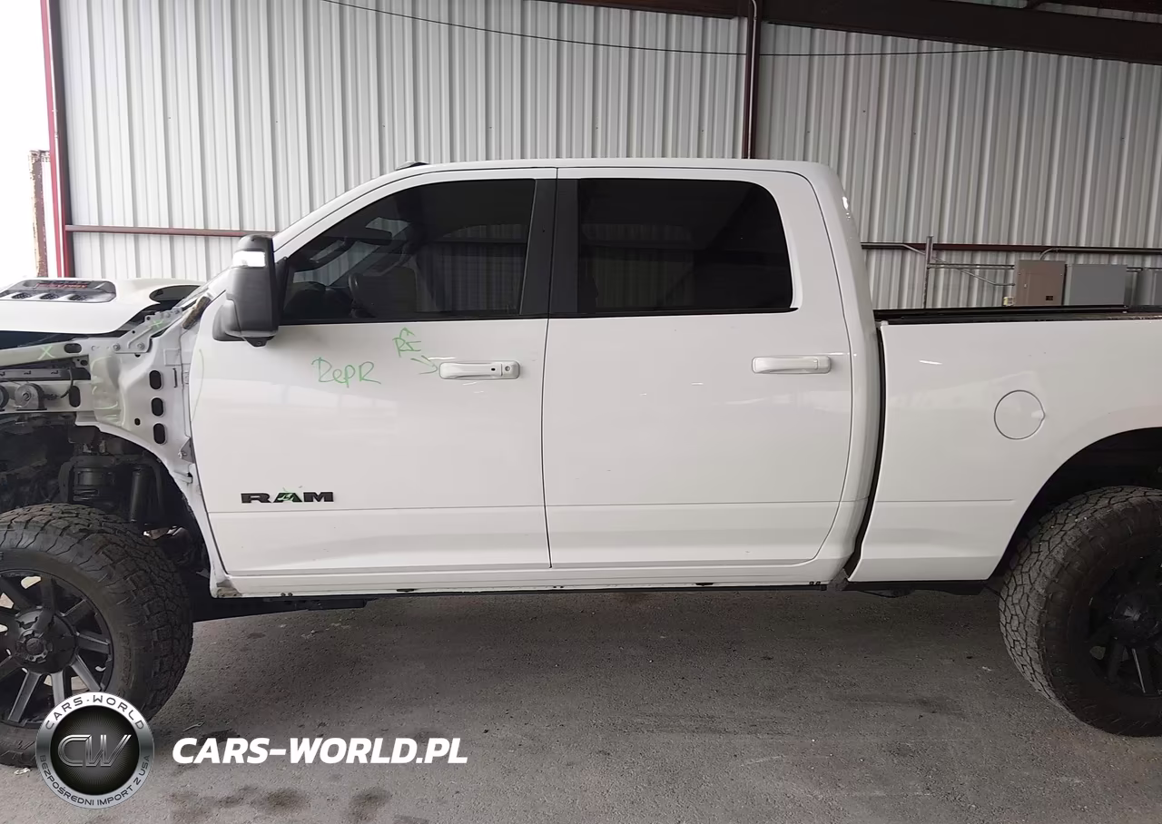 2023 Ram 2500 Laramie 4X4 6'4 Box VIN:3C6UR5FL5PG613900 - 15