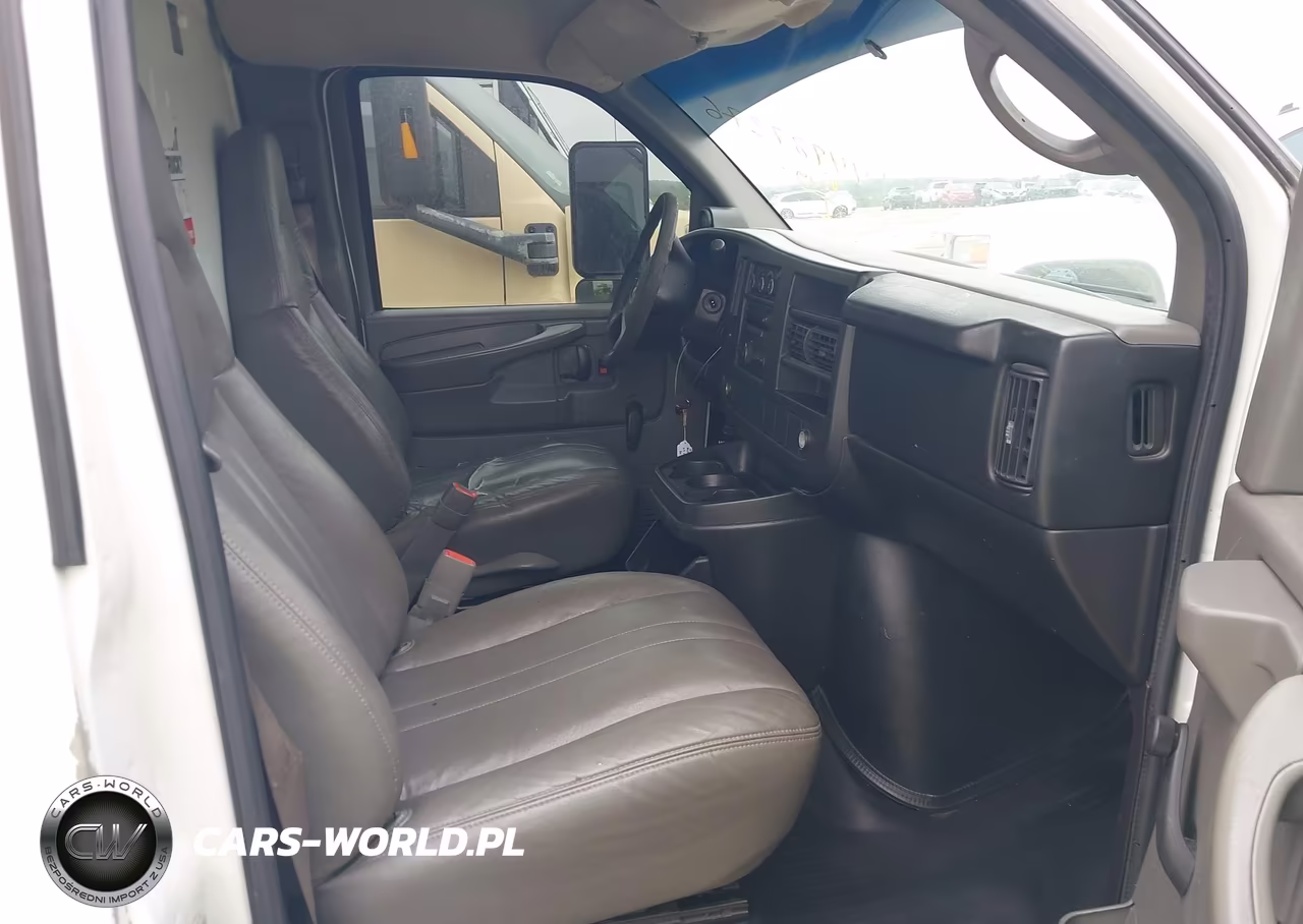 2009 GMC Savana Cutaway Work Van VIN:1GDGG31C391900138 - 7